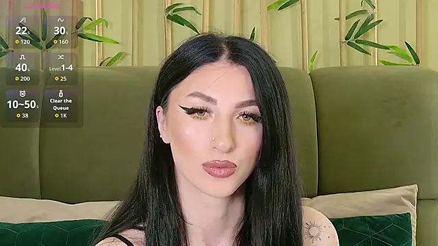 Snapshot of EllieJules chatting on April 28, 2026, 4:17 am EllieJules online show from April 28, 2026, 4:17 am