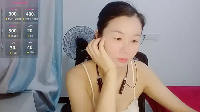 Snapshot of Lianzi-2026 chatting on June 5, 2026, 12:55 pm Lianzi-2026 online show from June 5, 2026, 12:55 pm