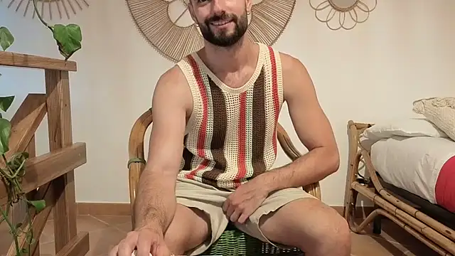 AmicisegretiITA online show from June 17, 2026, 12:04 pm
