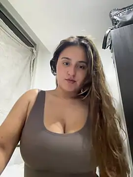 rafaella stefano online show from June 29, 2026, 3:24 am