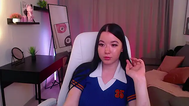 Snapshot of Simonee_Battle chatting on March 20, 2026, 2:45 am Simonee Battle online show from March 20, 2026, 2:45 am