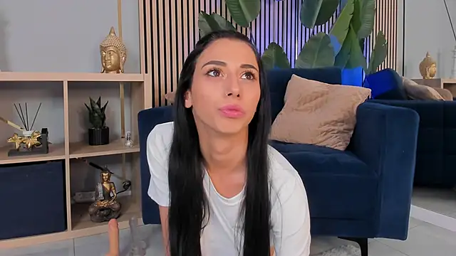 Snapshot of TiaCyrrus chatting on May 6, 2026, 1:59 pm TiaCyrrus online show from May 6, 2026, 1:59 pm