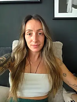 NicoleKaiser online show from April 20, 2026, 4:08 pm