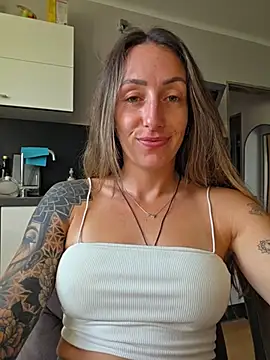 NicoleKaiser online show from June 26, 2026, 5:35 am