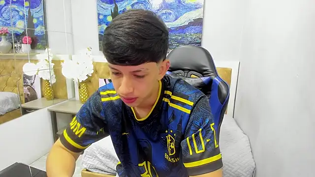 AdrianFranko online show from August 4, 2026, 12:42 pm