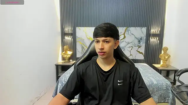 AdrianFranko online show from May 20, 2026, 1:08 pm