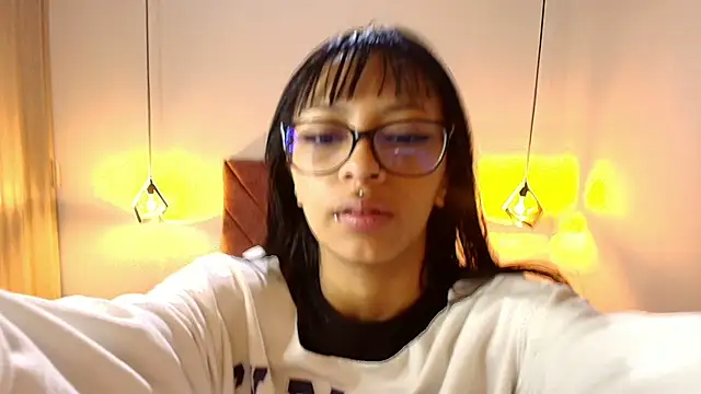 BONIE WILLS online show from May 8, 2026, 11:58 am