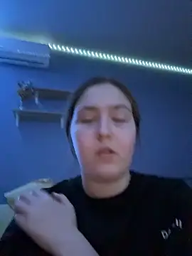 charmingggirl online show from April 1, 2026, 5:54 pm