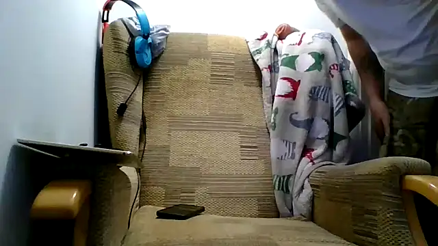 nobbyfilth91 online show from March 18, 2026, 7:04 pm