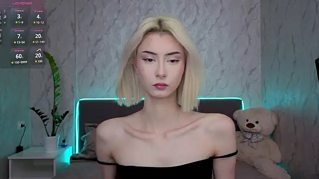 kittysocutie online show from May 7, 2026, 12:15 am