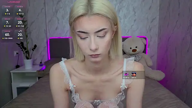 kittysocutie online show from April 26, 2026, 12:19 am