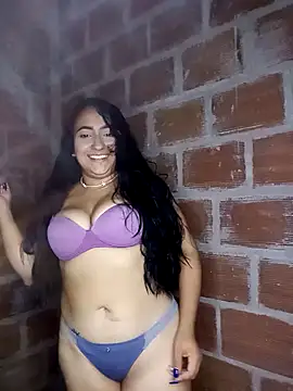 Snapshot of Katalinarodriguez chatting on April 8, 2026, 8:43 pm Katalinarodriguez online show from April 8, 2026, 8:43 pm