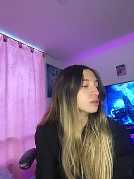 Snapshot of TiffanyCooper_ chatting on March 19, 2026, 6:30 pm TiffanyCooper online show from March 19, 2026, 6:30 pm