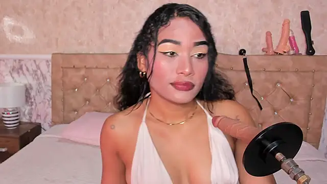Horny Brunette  online show from June 12, 2026, 6:27 pm