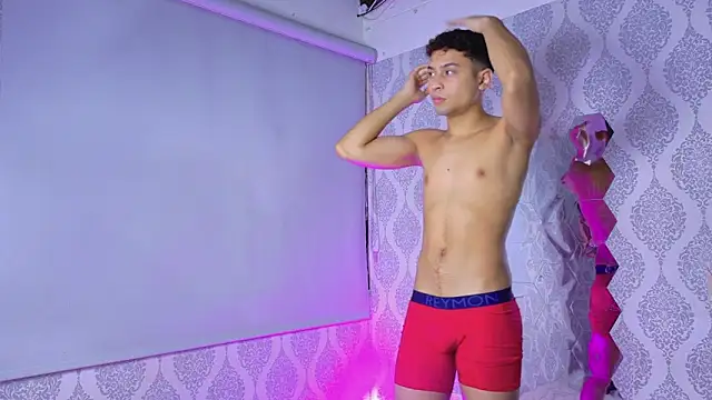 Snapshot of Twink_Sensationxx chatting on April 14, 2026, 5:29 pm Twink Sensationxx online show from April 14, 2026, 5:29 pm