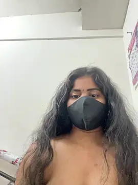 sexy-riyaa43 online show from May 3, 2026, 9:40 pm