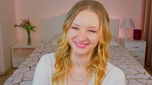 StaceyyJones online show from May 7, 2026, 12:30 pm