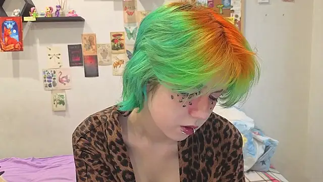 LittleKittenStar online show from May 28, 2026, 2:23 pm