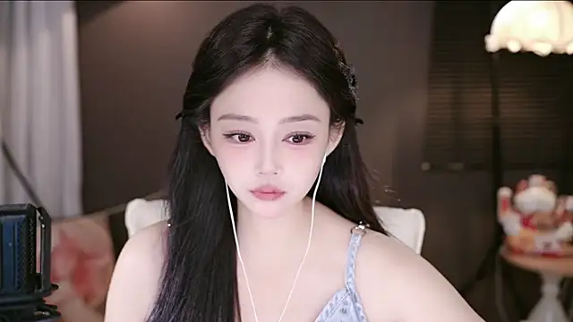 Anne-w online show from May 24, 2026, 9:31 am