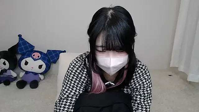 nanami nyann online show from April 8, 2026, 12:39 pm