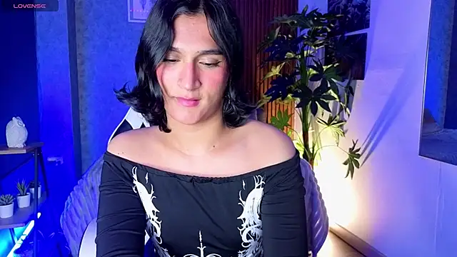 Zoee Kiss  online show from June 25, 2026, 5:12 am