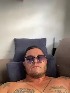 HOTB0Y18 online show from March 22, 2026, 11:17 pm