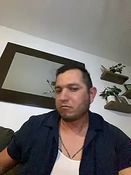 Snapshot of HOTB0Y18 chatting on April 23, 2026, 7:26 am HOTB0Y18 online show from April 23, 2026, 7:26 am
