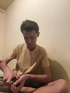 RafaelTitanX online show from April 22, 2026, 10:27 pm