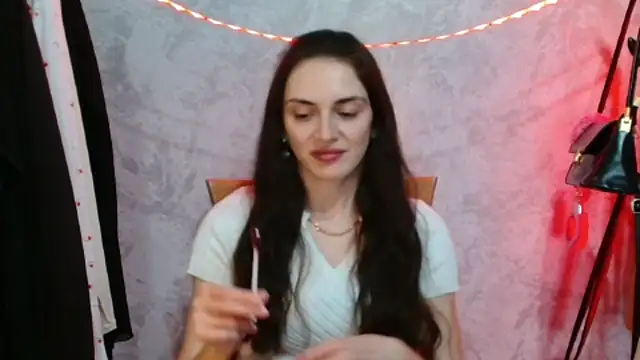 RoxiCherry online show from April 24, 2026, 9:44 am