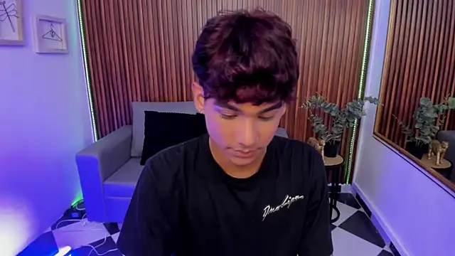 Snapshot of Oliver20__ chatting on March 20, 2026, 2:56 am Oliver20 online show from March 20, 2026, 2:56 am