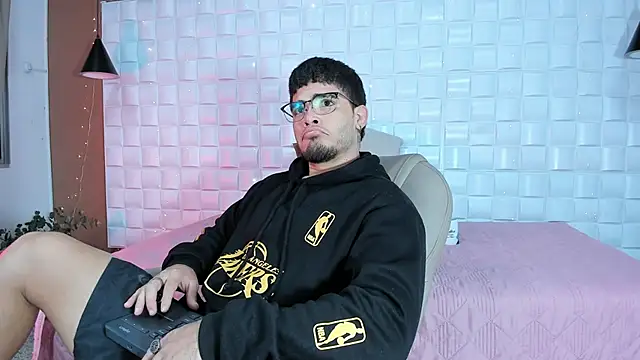 DanteTargaryen online show from April 25, 2026, 5:21 am