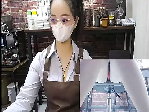 Latte-01 online show from April 11, 2026, 1:35 am