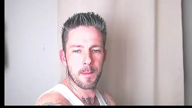 Snapshot of SkylarrGrey chatting on April 5, 2026, 10:33 am SkylarrGrey online show from April 5, 2026, 10:33 am