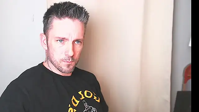 Snapshot of SkylarrGrey chatting on March 30, 2026, 7:32 am SkylarrGrey online show from March 30, 2026, 7:32 am