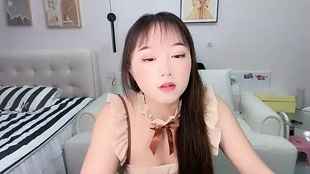 shuangshuang3 online show from June 25, 2026, 4:12 pm