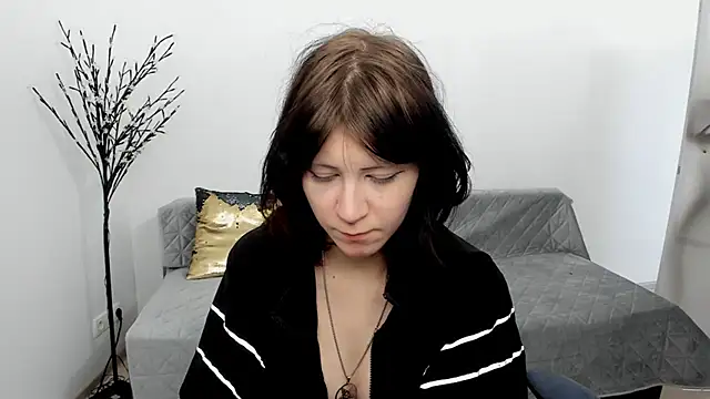 Frau Emma online show from April 15, 2026, 1:15 pm