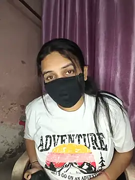 REENA-STRIP online show from May 14, 2026, 7:22 pm