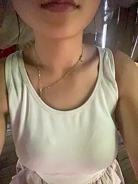 Emmi cute9x online show from July 8, 2026, 2:24 am