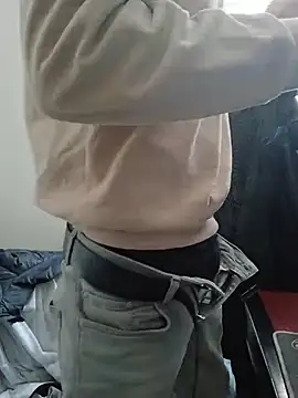 Skinboy06 online show from May 3, 2026, 9:14 am