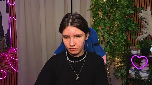 Snapshot of CarmenPhillips chatting on March 22, 2026, 6:15 am CarmenPhillips online show from March 22, 2026, 6:15 am