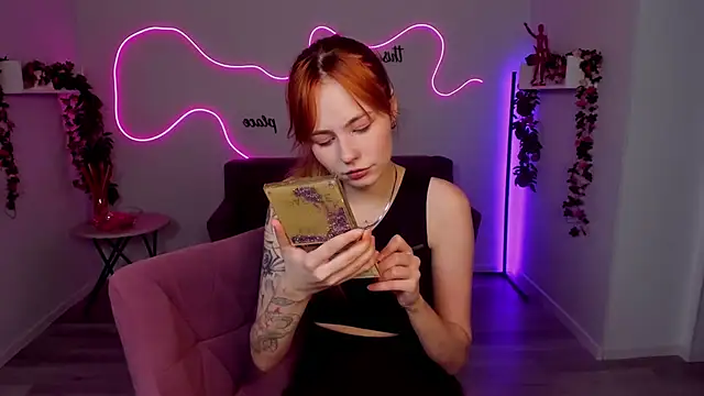 MiaSensitive online show from April 13, 2026, 11:36 am