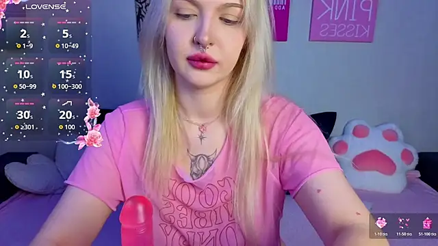 BlondieSummer online show from July 30, 2026, 6:07 pm