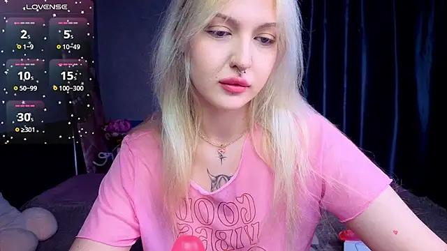 BlondieSummer online show from July 13, 2026, 6:18 pm
