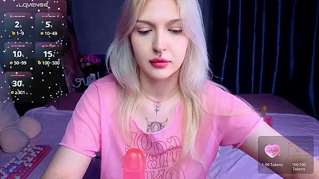 BlondieSummer online show from August 5, 2026, 6:46 pm