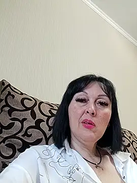 HelgaDennis online show from June 15, 2026, 4:23 am