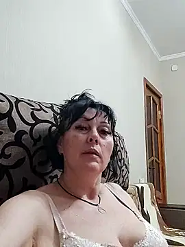 HelgaDennis online show from July 26, 2026, 9:00 pm