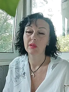 HelgaDennis online show from June 26, 2026, 3:23 am