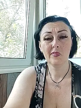 HelgaDennis online show from August 4, 2026, 12:53 pm