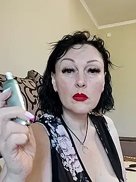 HelgaDennis online show from June 5, 2026, 7:03 am