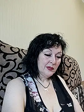 HelgaDennis online show from June 11, 2026, 4:53 am